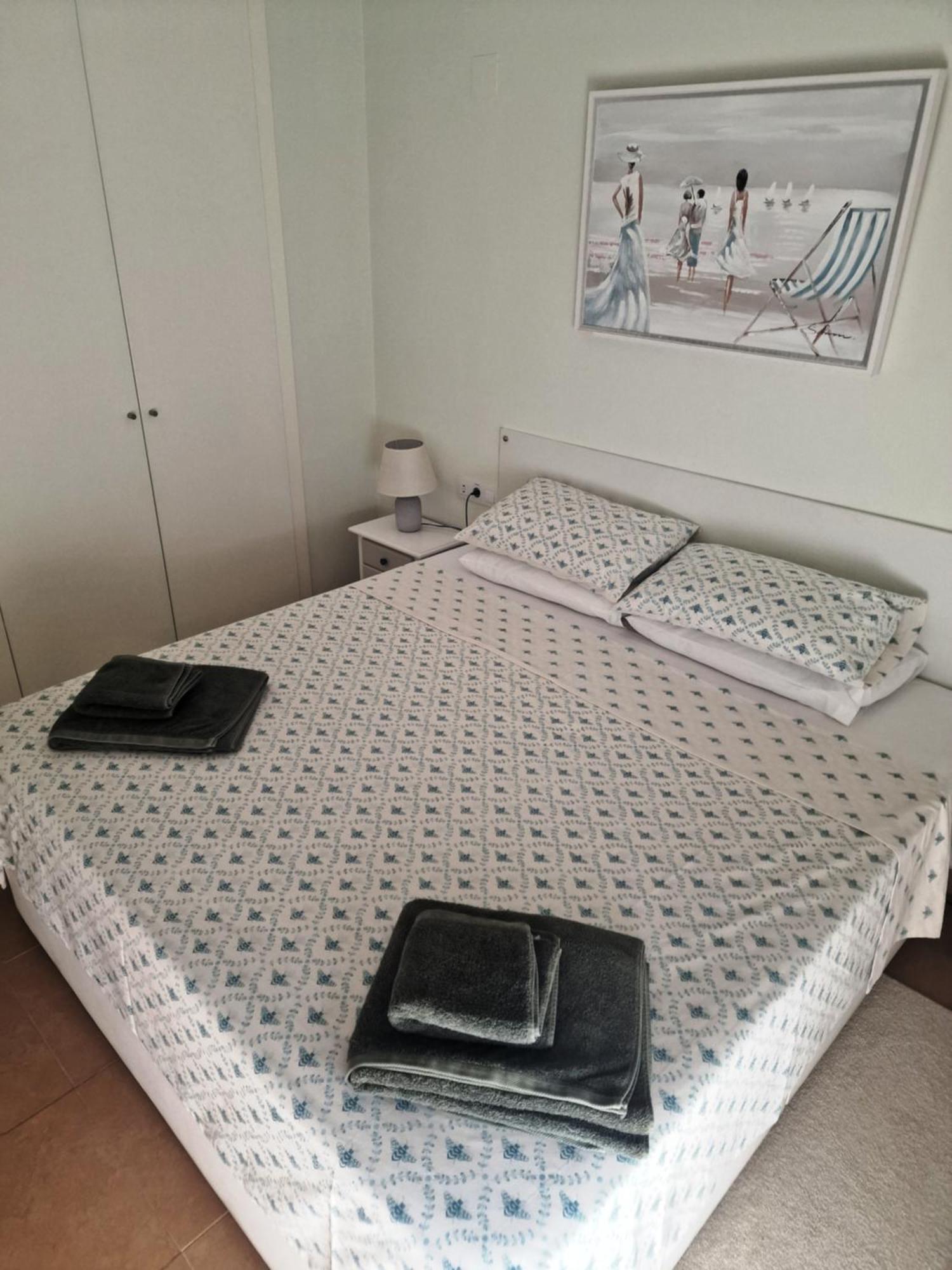 Immaculate 2-Bed Apartment In Pego Luaran gambar