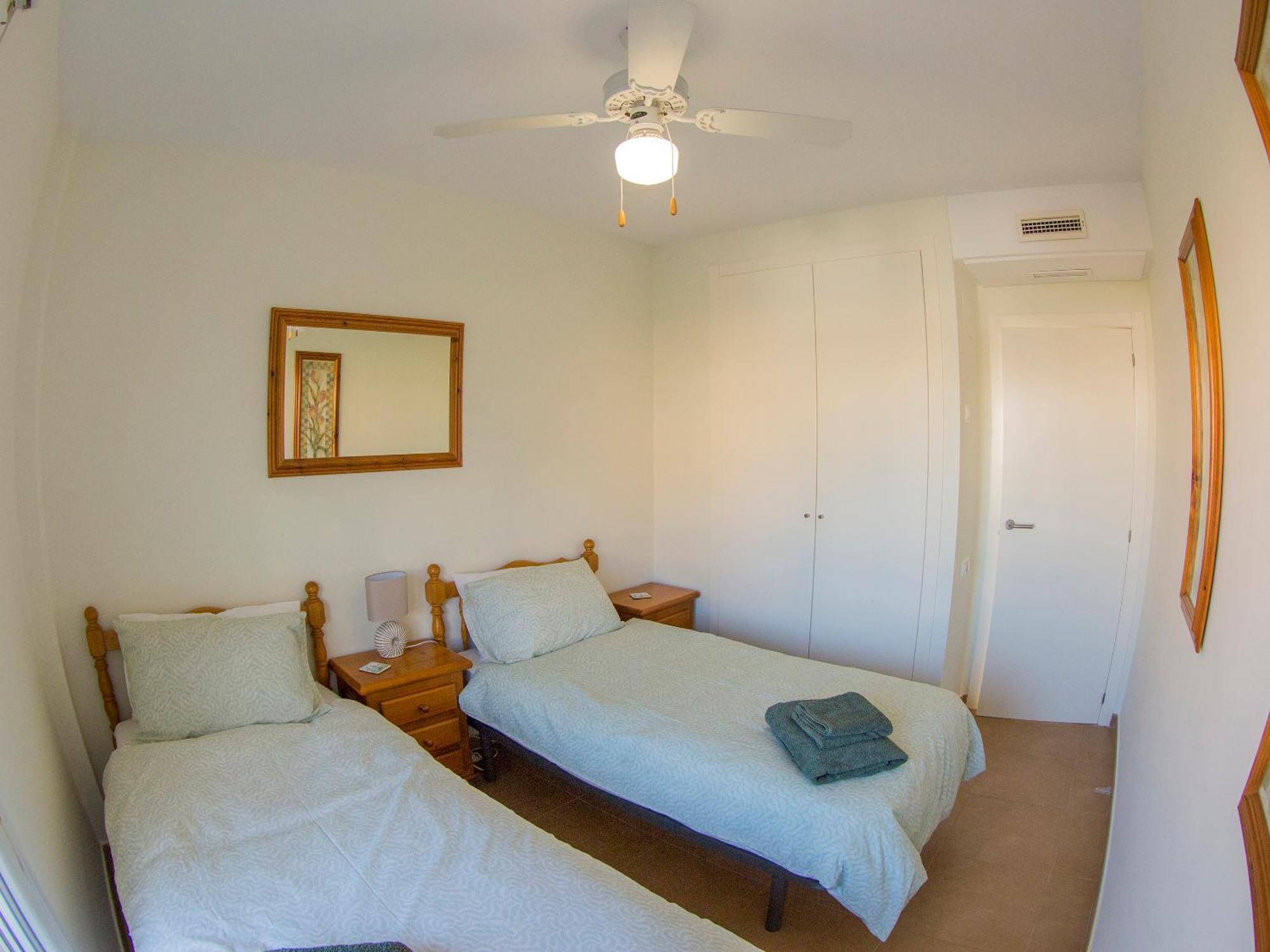 Immaculate 2-Bed Apartment In Pego Luaran gambar